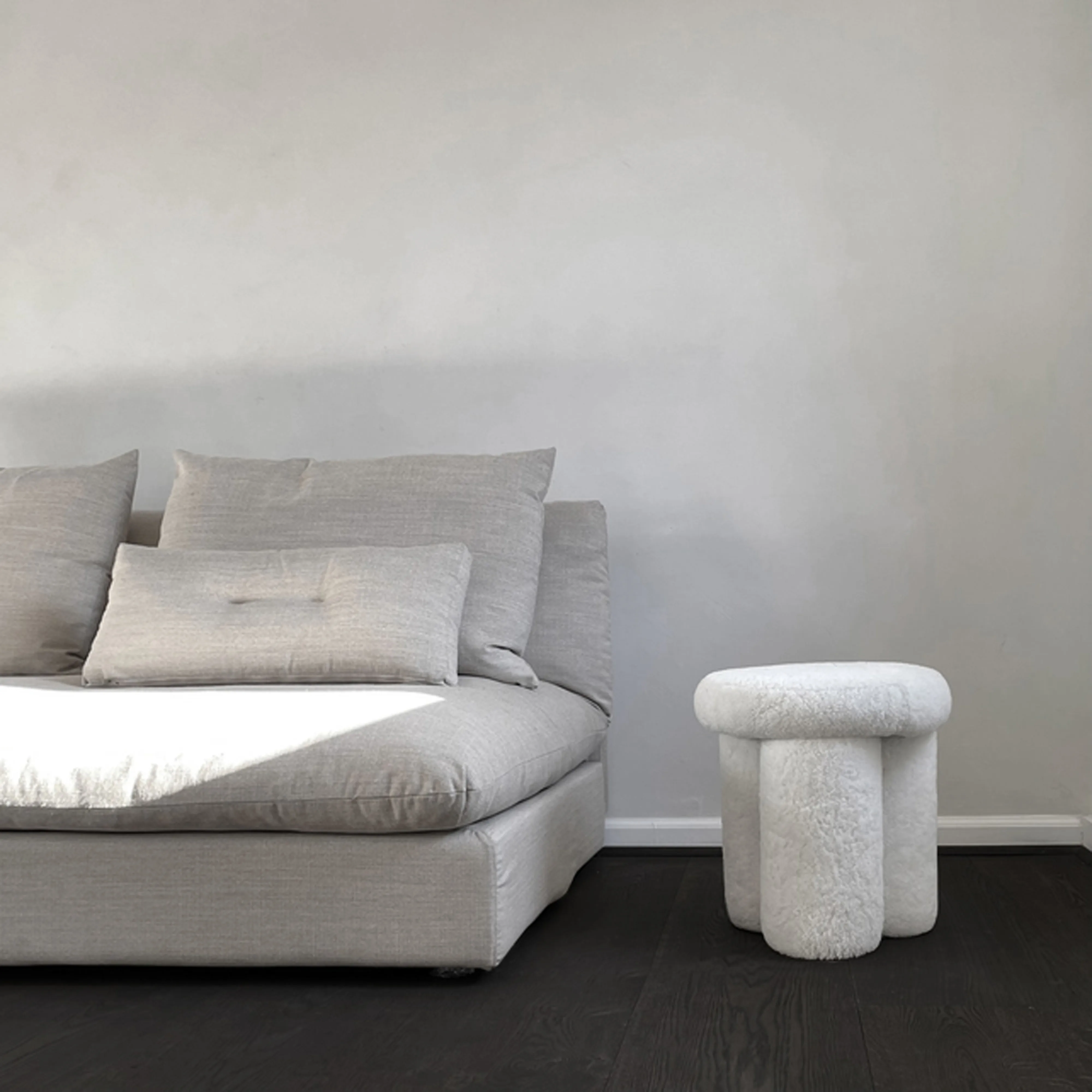 Big Foot stool sheep skin - 101 Copenhagen | KitchenTime