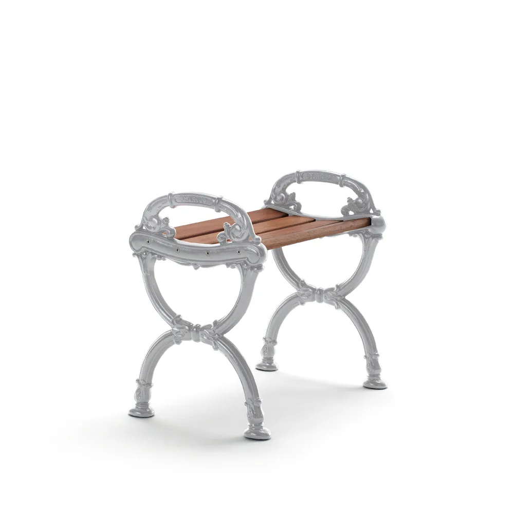 Byarums bruk Tabouret Byarum Acajou, support en aluminium brut