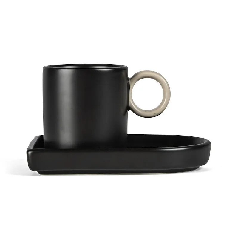 Byon Niki espressokop med underkop Black/Beige