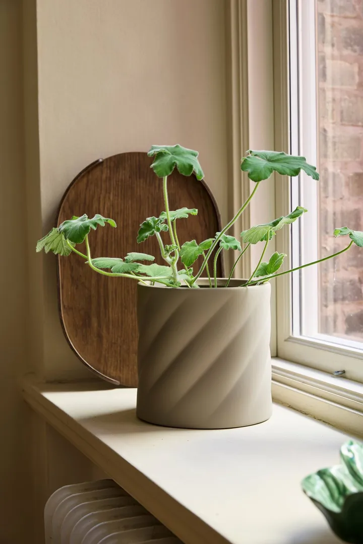Cooee Design | クーイーデザイン からのTwist 植木鉢 - NordicNest.jp