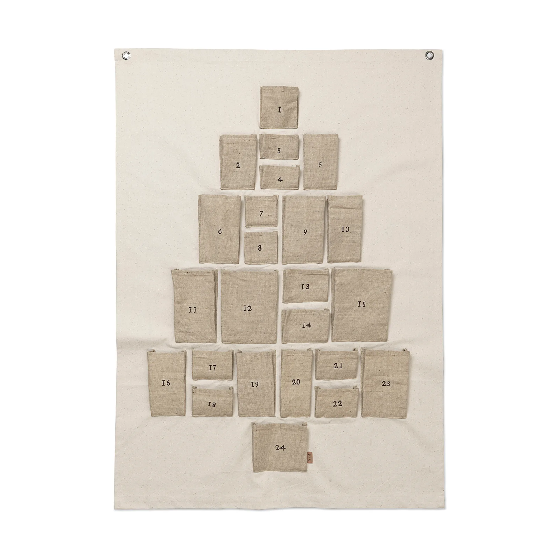 Ferm Living Calendrier de l’avent Pine Maxi, cm