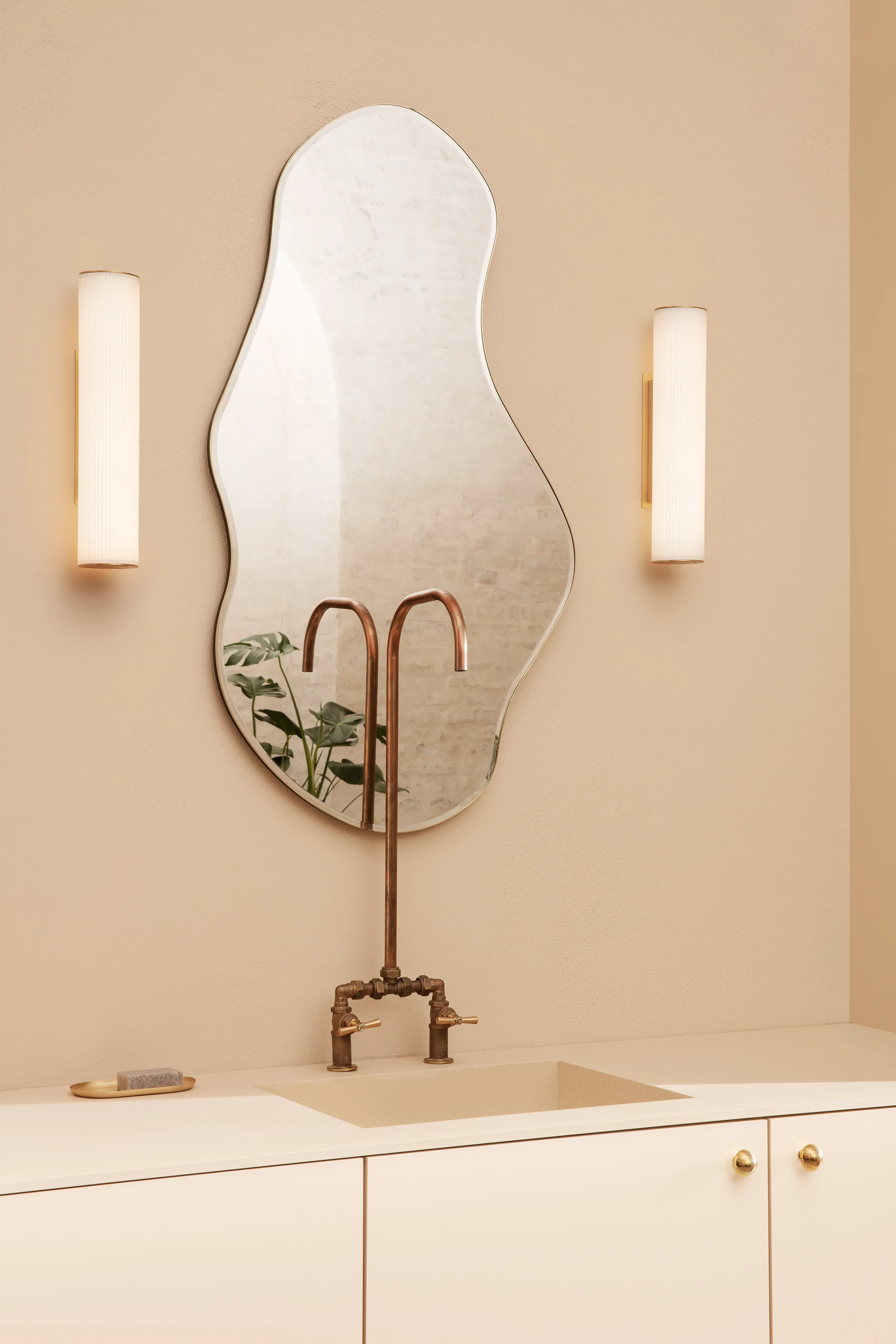 Pond mirror large - Ferm Living | KitchenTime