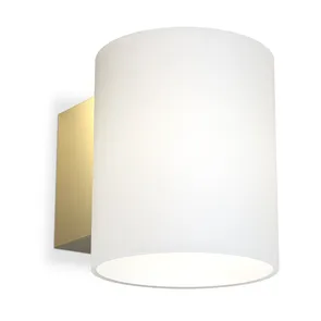 Evoke Væglampe IP44 Small Satin Brass/Opal - Herstal - Stue - Metal