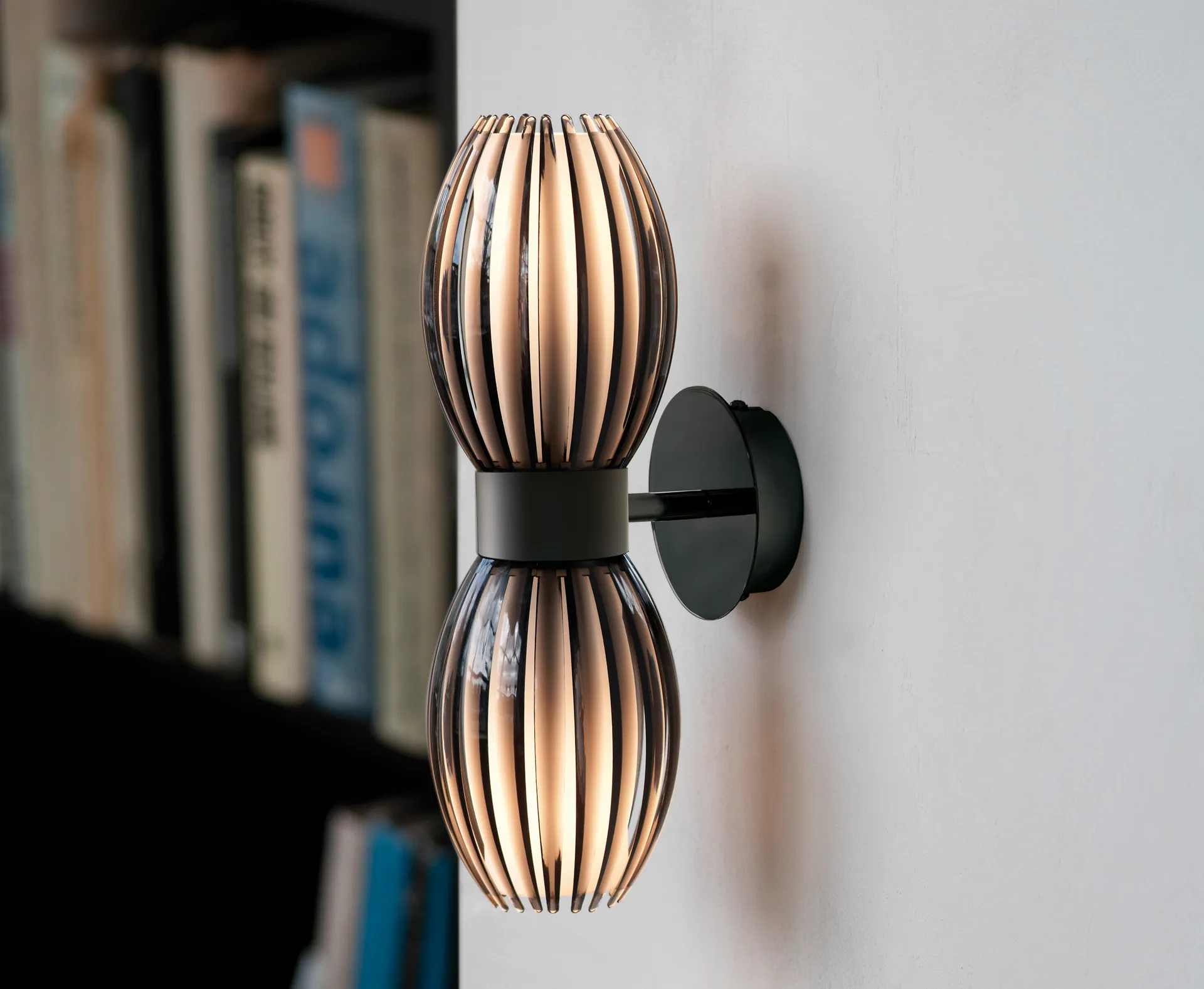 Herstal Tentacle vägglampa duo 34 cm Svart-rökfärgad
