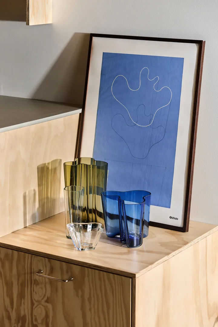 Alvar Aalto vase moss green from Iittala - NordicNest.com