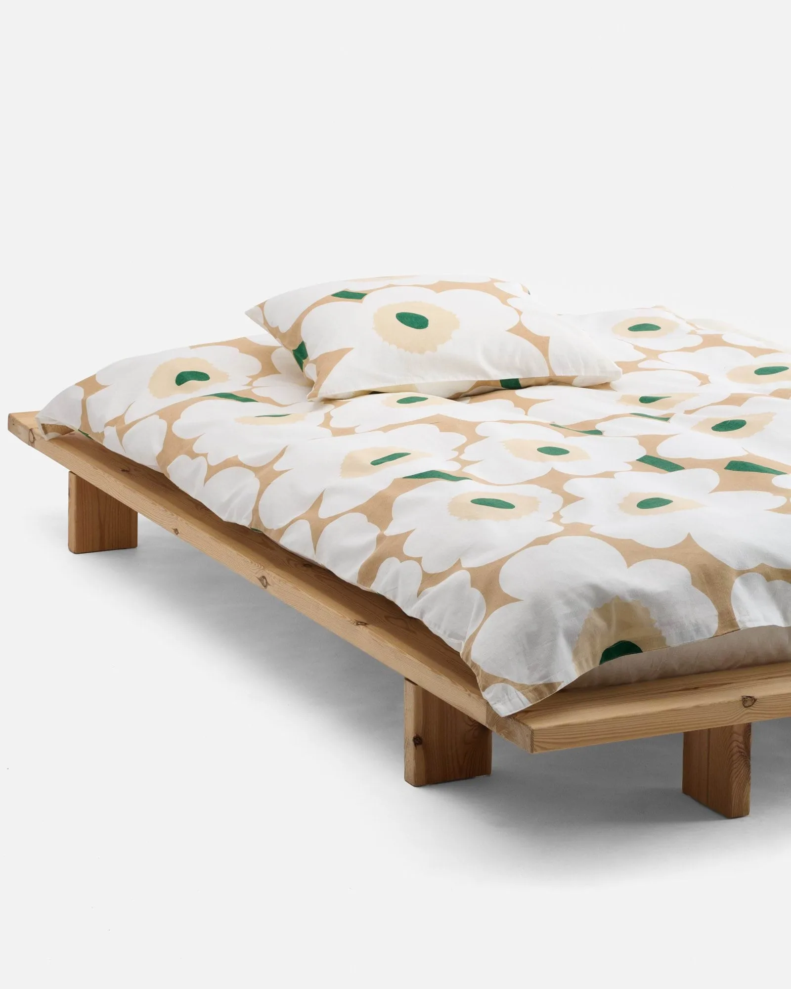 Unikko duvet cover 150x210 cm from Marimekko - NordicNest.com