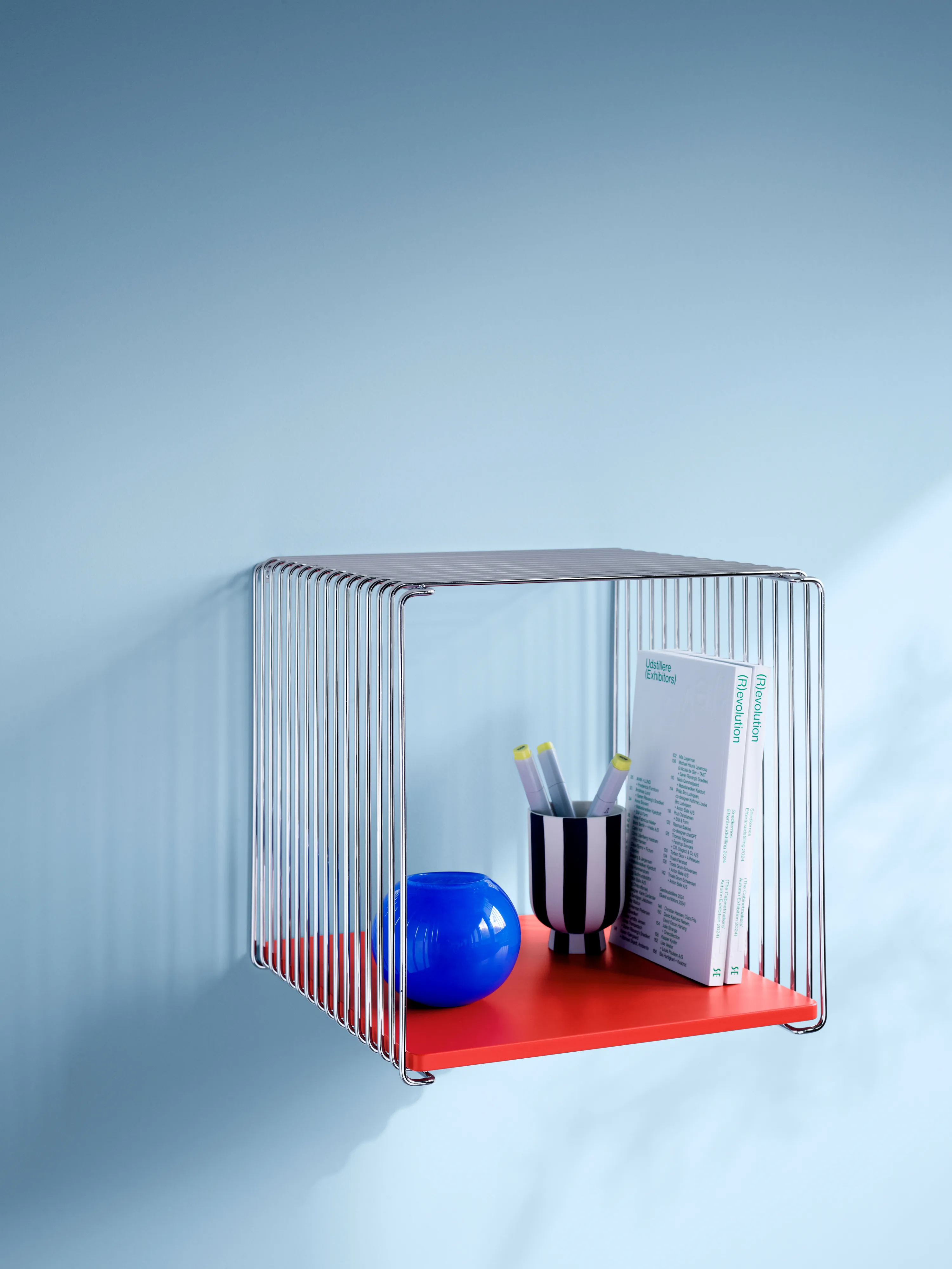 スチールラック・メタルラック Panton Wire Single Panton Wire Single shelf 34,8x34,8x25,7 cm from Montana