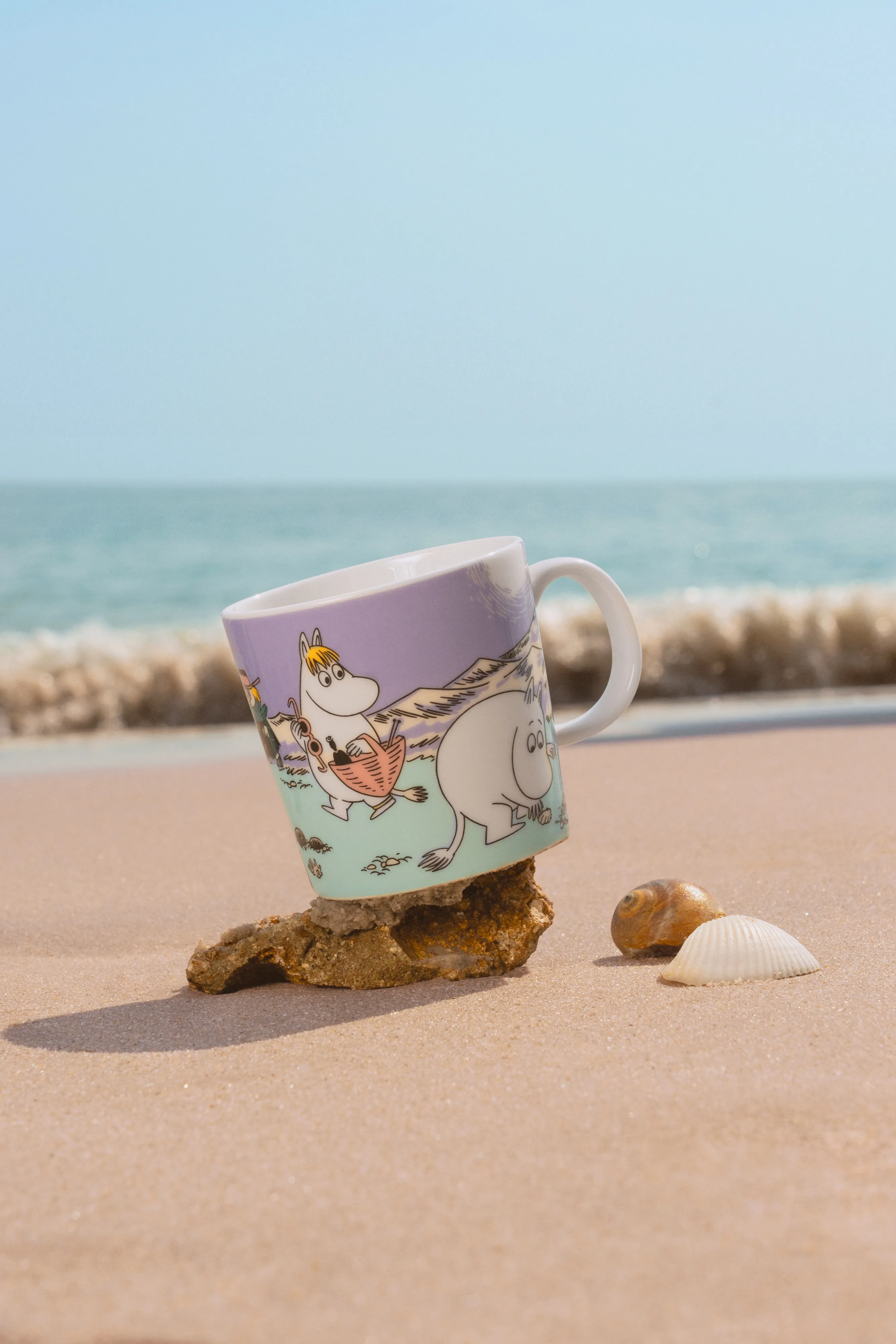 Moomin mug 2025 Beach day from Moomin Arabia - NordicNest.com