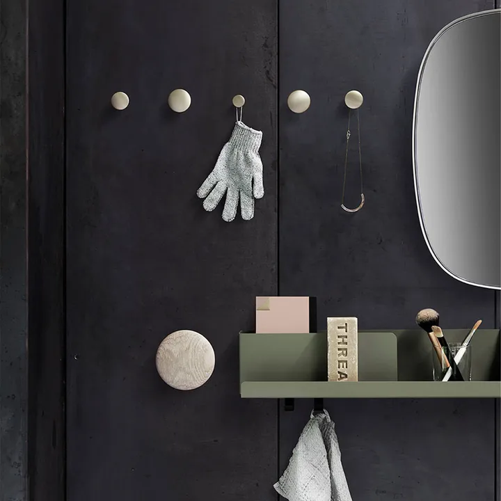 Folded shelf 29.5x40 cm from Muuto - NordicNest.com