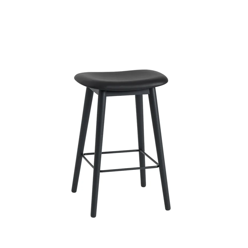 Muuto Tabouret Fiber counter cuir black, pieds noirs