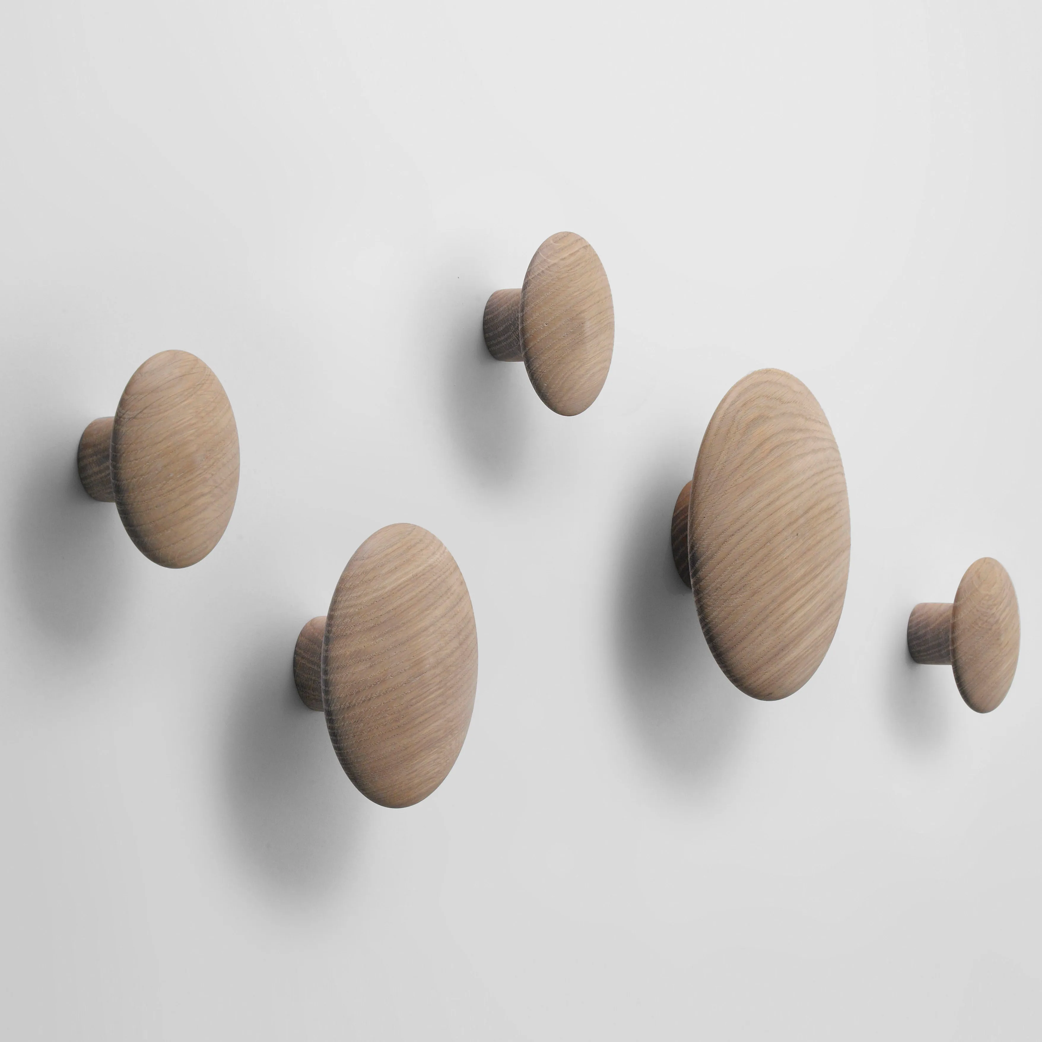 The Dots clothes hook oak from Muuto - NordicNest.com