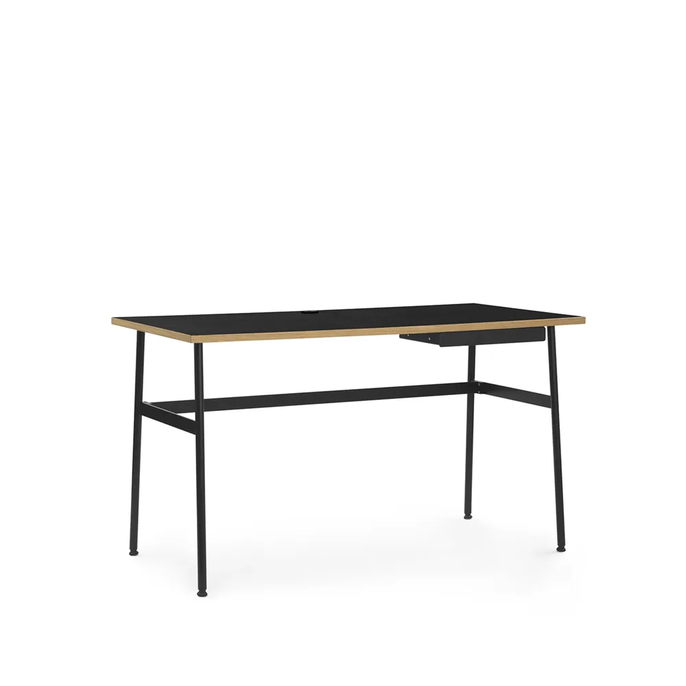 Normann Copenhagen Bureau Journal stratifié noir, pieds en acier noir et tiroir