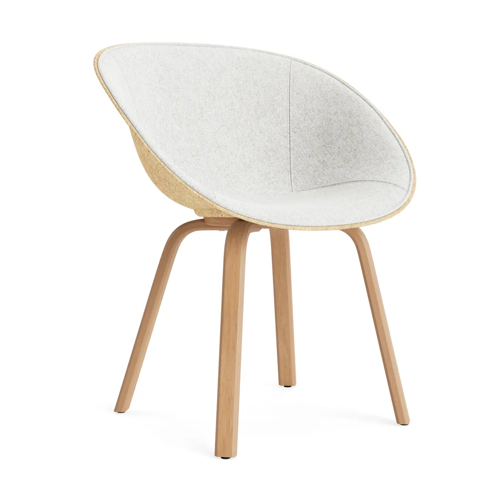 Normann Copenhagen Fauteuil Mat Armchair avec accoudoirs habillé sur le devant Hallingdal 110-hemp-beech