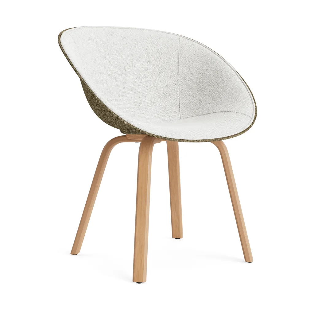 Normann Copenhagen Fauteuil Mat Armchair avec accoudoirs habillé sur le devant Hallingdal 110-seaweed-beech