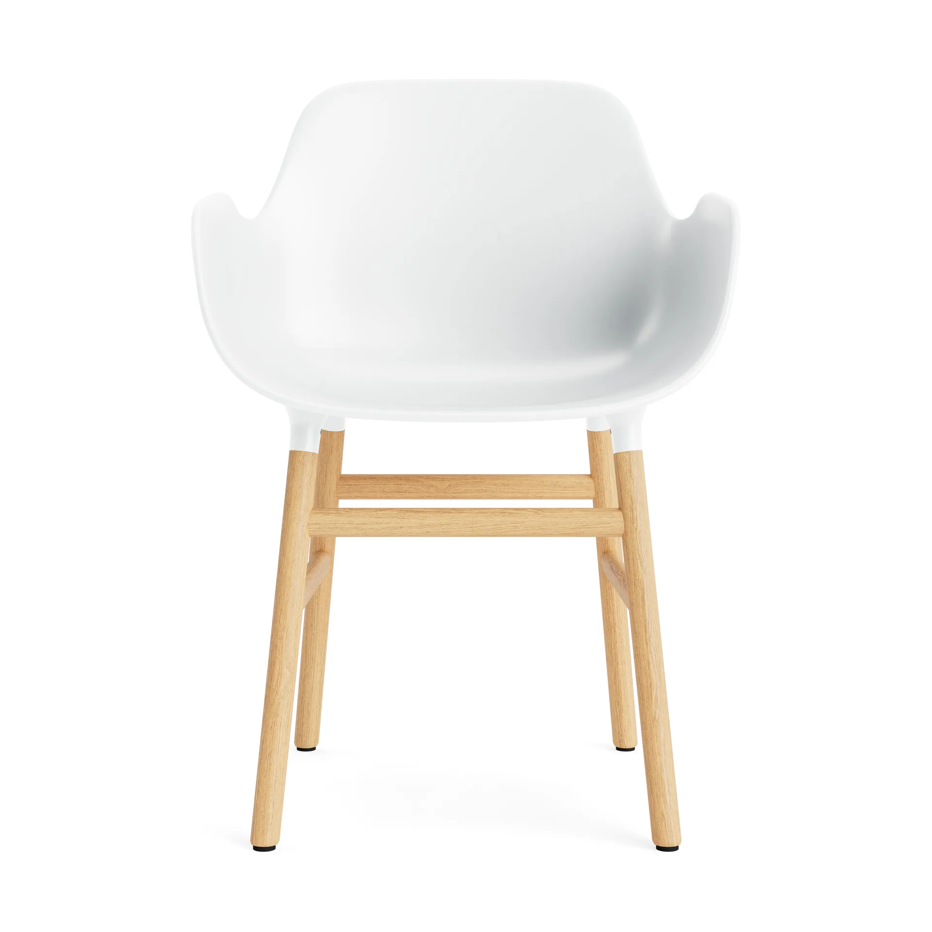 Normann Copenhagen Form karmstol white, egetræsben