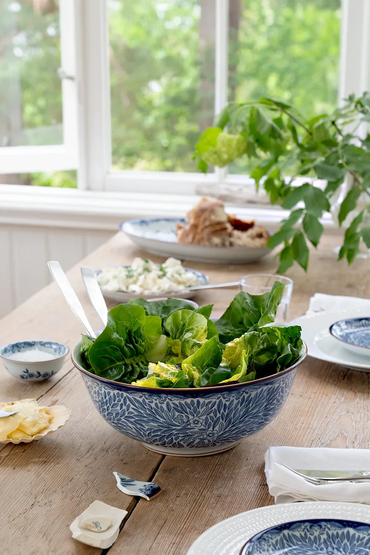 Ostindia Floris serving bowl from Rörstrand - NordicNest.com