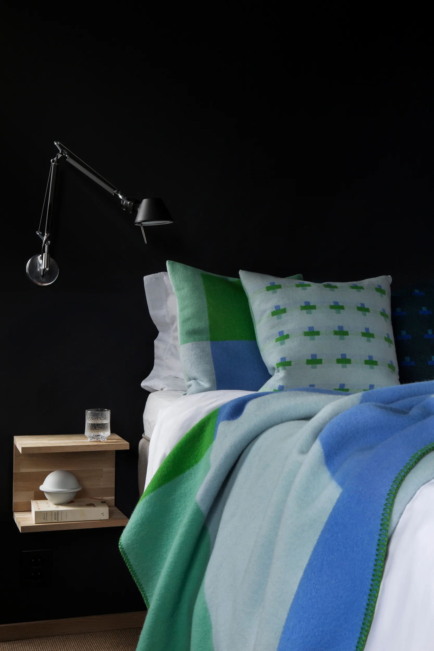 Røros Tweed からのSyndin ブランケット 135x200 cm - NordicNest.jp