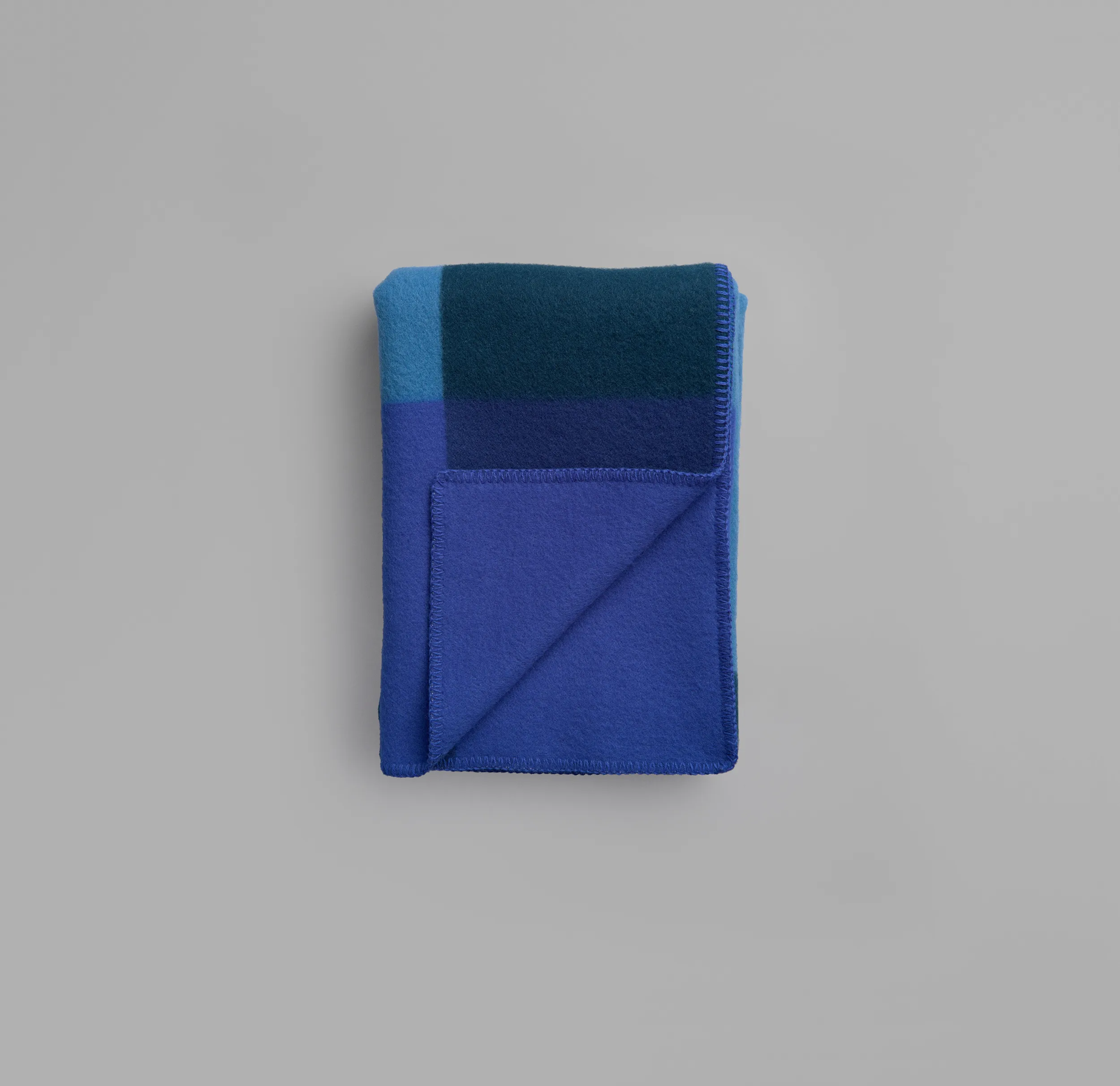 Røros Tweed からのSyndin ブランケット 135x200 cm - NordicNest.jp