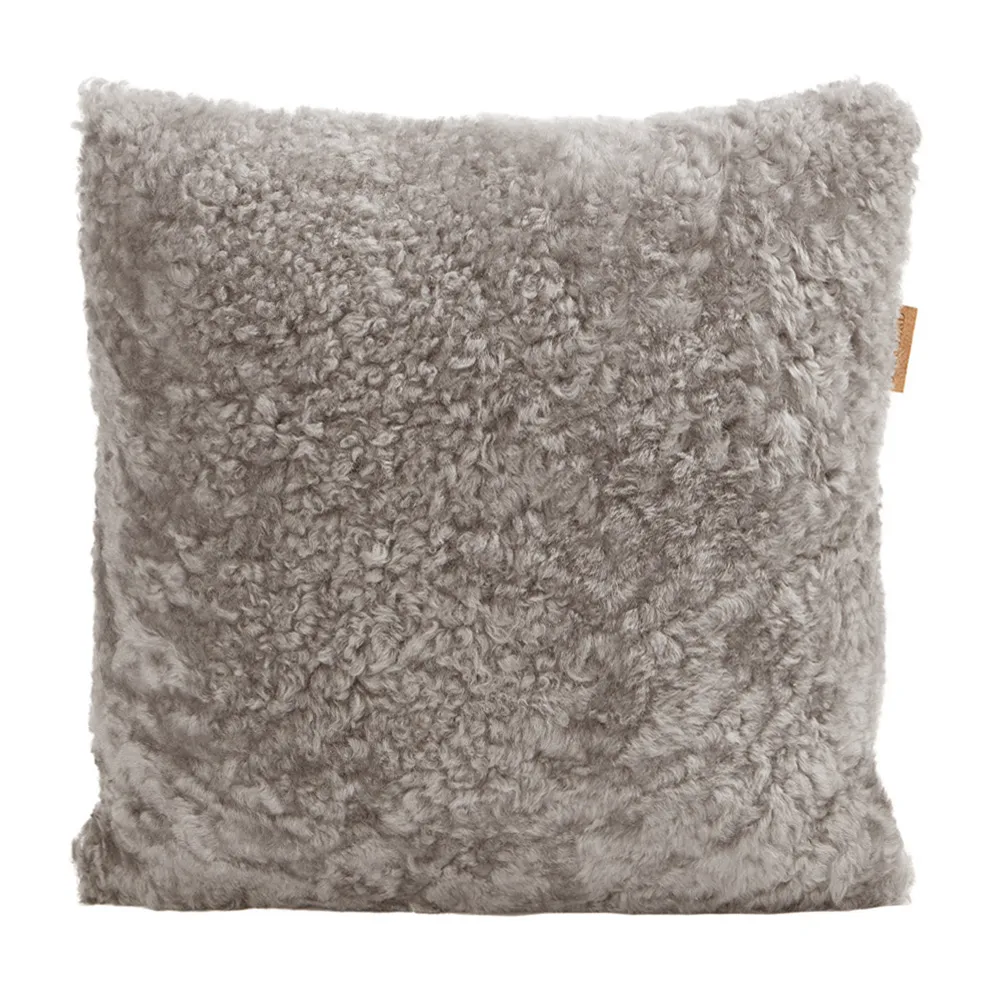 Shepherd of Sweden Coussin en peau de mouton Shepherd Lina cm pierre — vue 3