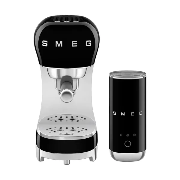Smeg 50's Style espressomaskin med mjölkskummare