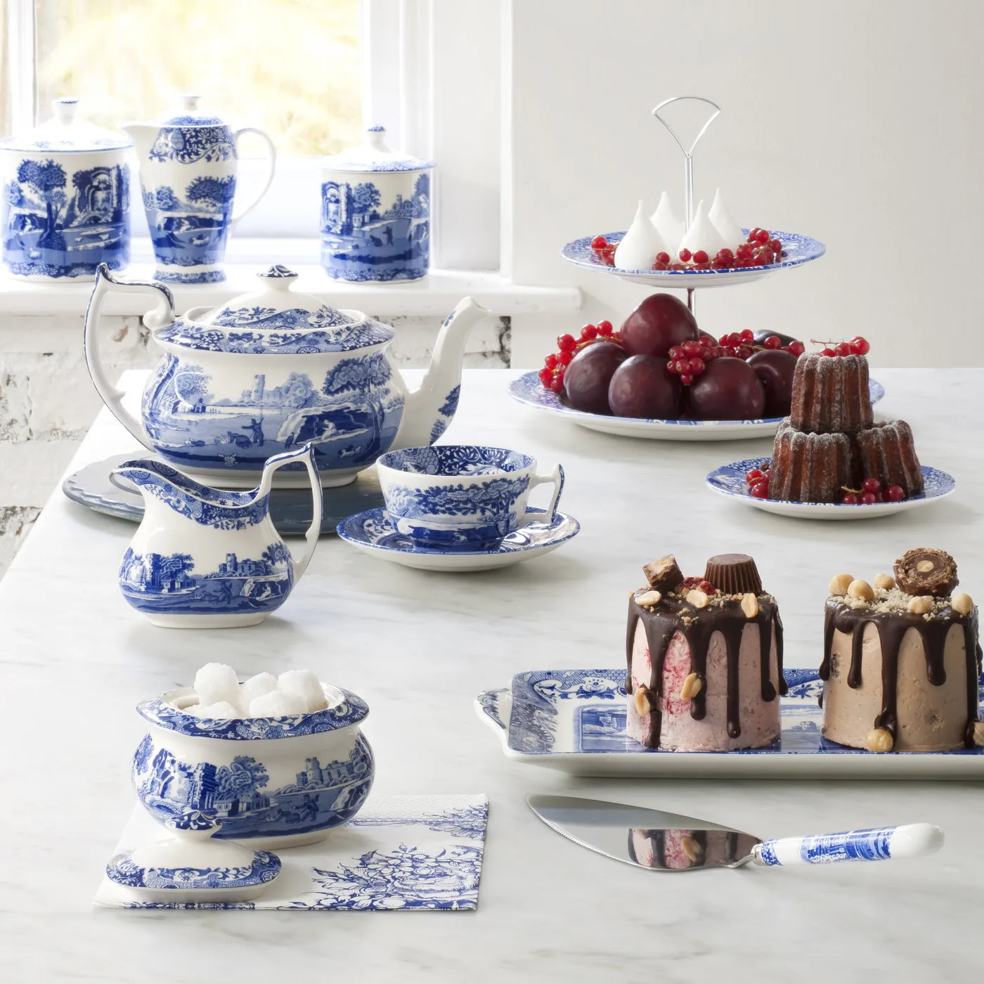 Blue Italian 2-tier cake stand - Spode | KitchenTime