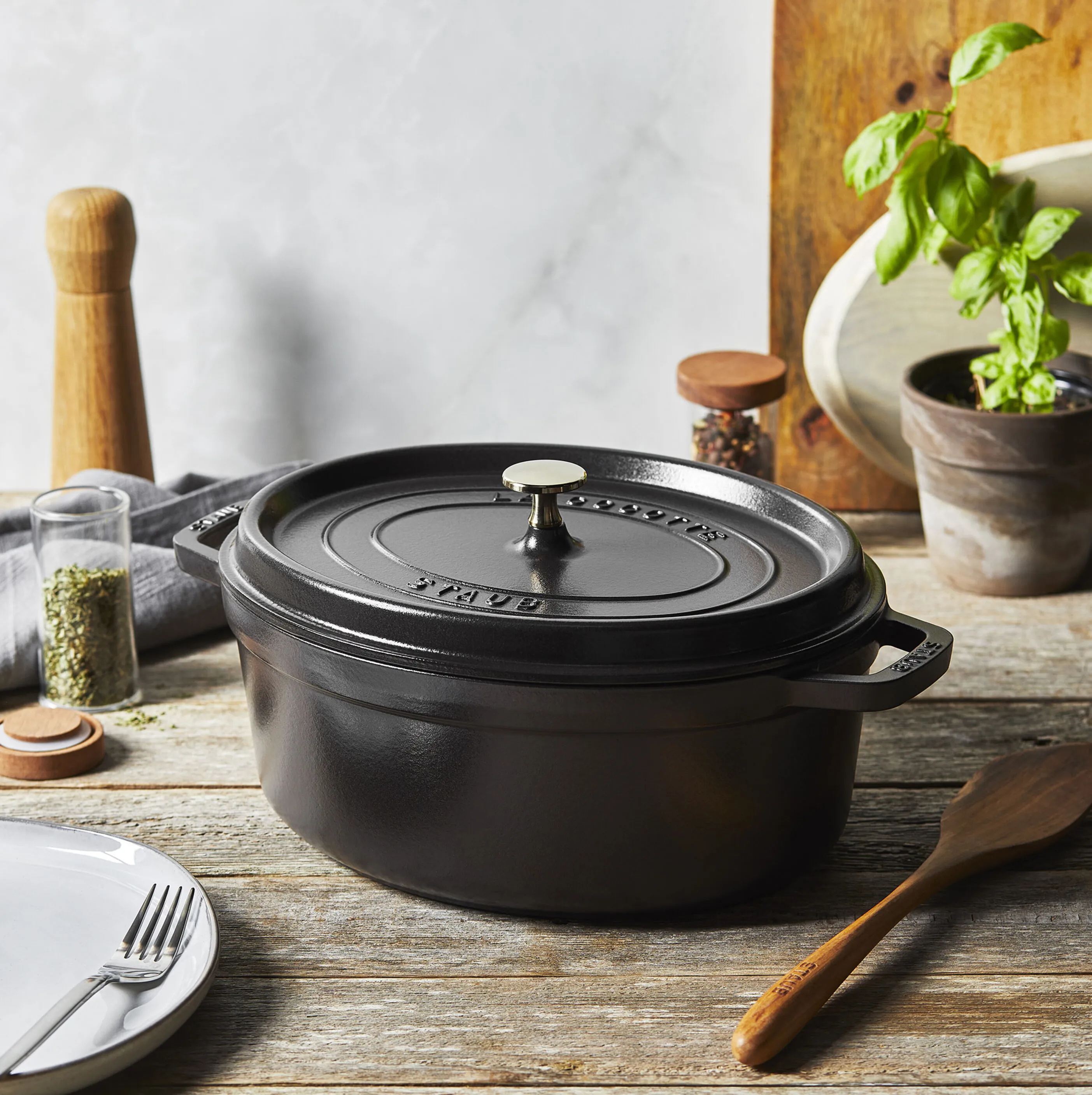 STAUB | ストウブ からのストウブ オーバルココット 鋼鉄 2.35 L