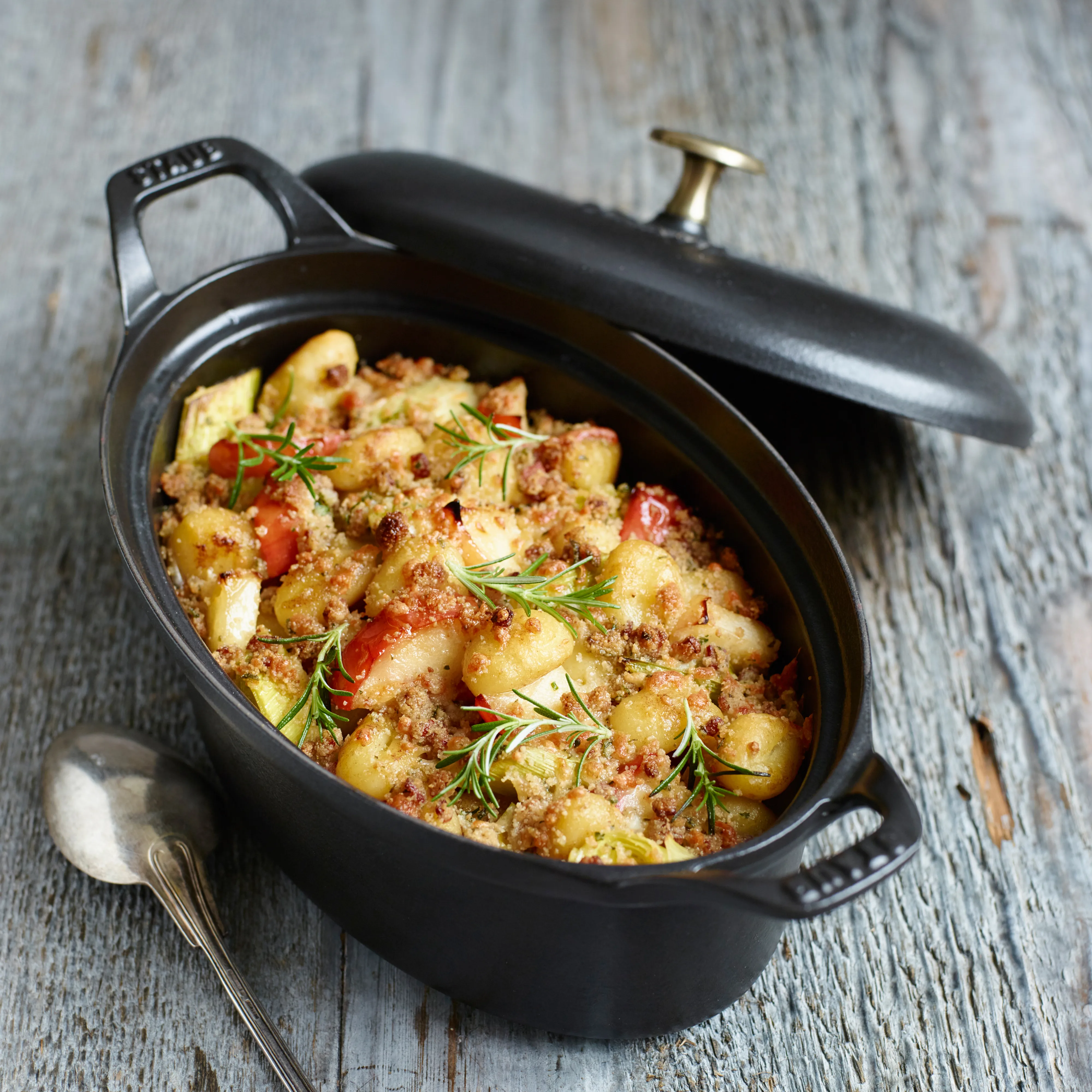 STAUB ストウブ ココット オーバル ブラック 23cm ビンテージ STAUB | ストウブ からのヴィンテージココット オーバル 23cm