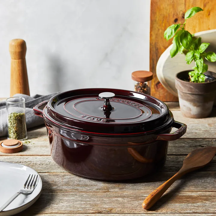 Staub La Cocotte oval cast iron pot 4.2 L - STAUB | KitchenTime