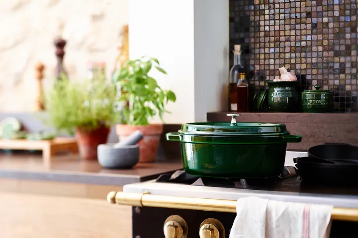 Staub La Cocotte oval cast iron pot 6.7 L from STAUB - NordicNest.com