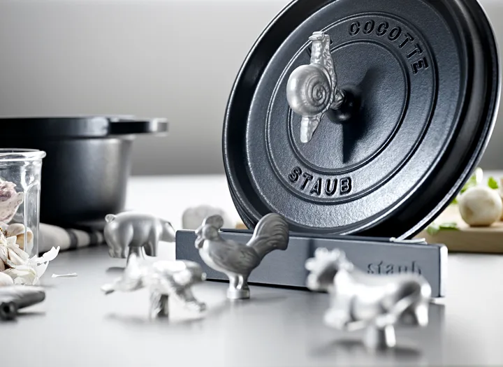 Staub lid holder cast iron-silicone - STAUB | KitchenTime