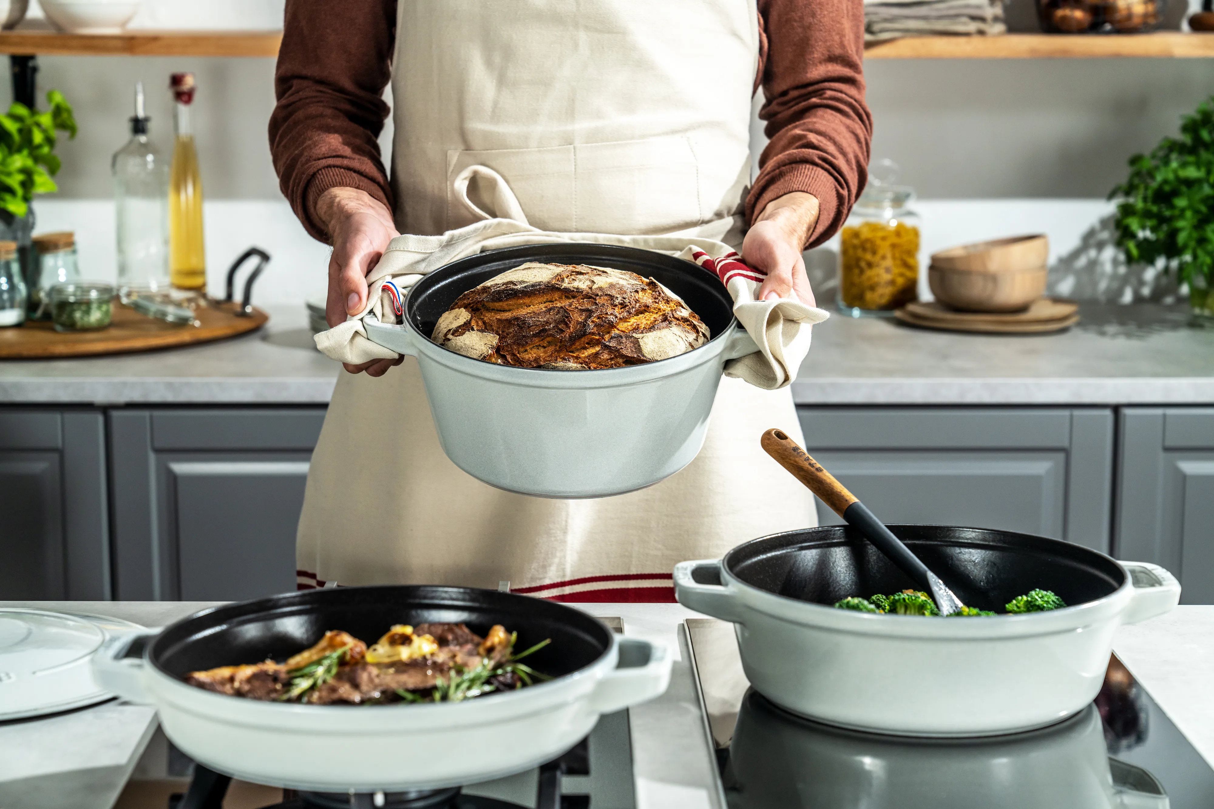 Staub Pot & saucepan set stackable 5 pieces from STAUB